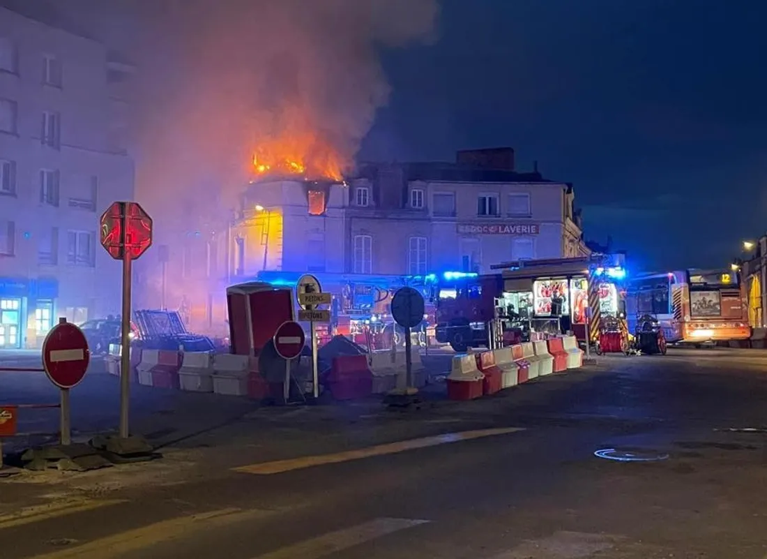 Incendie sur la place Bouttié, au Mans, ce jeudi 27  octobre
