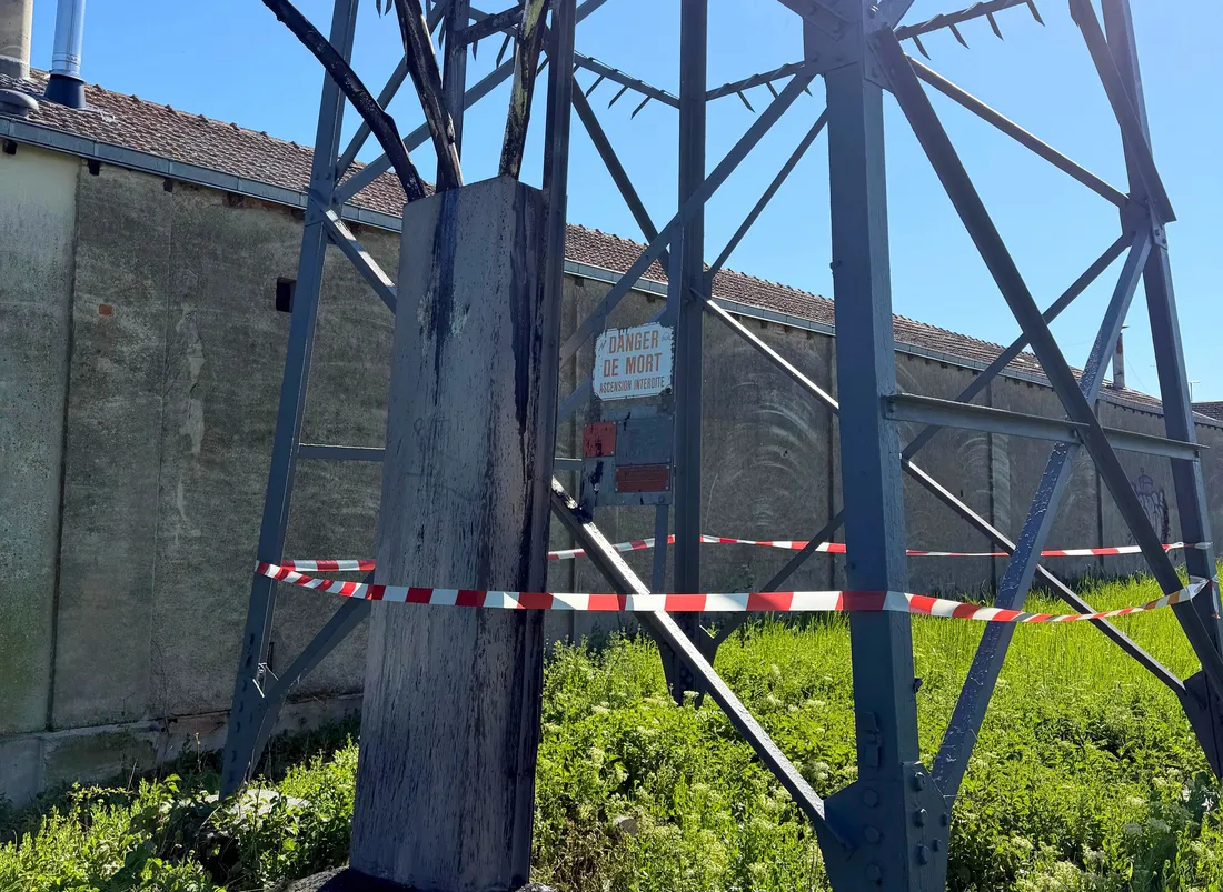 Ces incendies ont notamment touché des transformateurs électriques. Photo : Ville de Bourges.