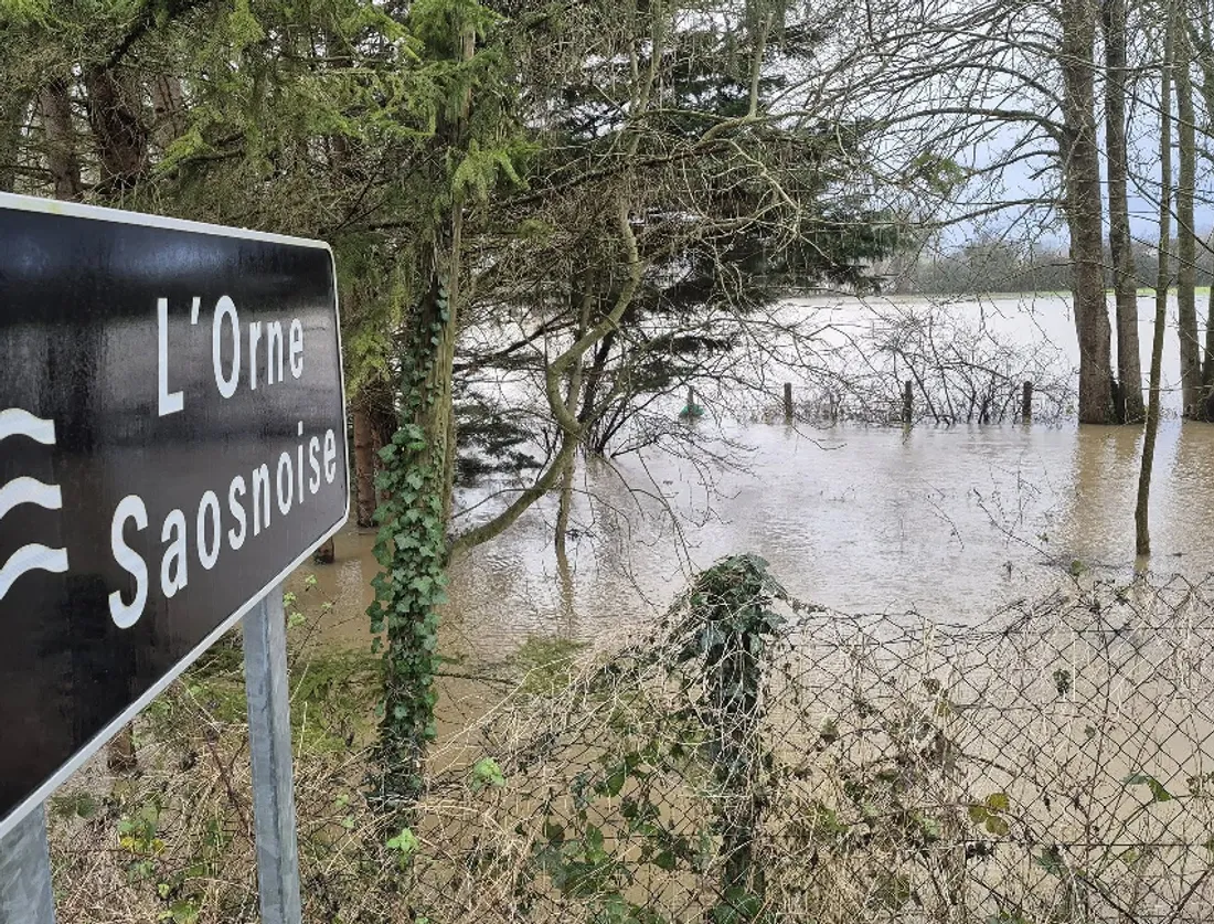L'Orne Saosnoise est largement sortie de son lit à Souligné-sous-Ballon