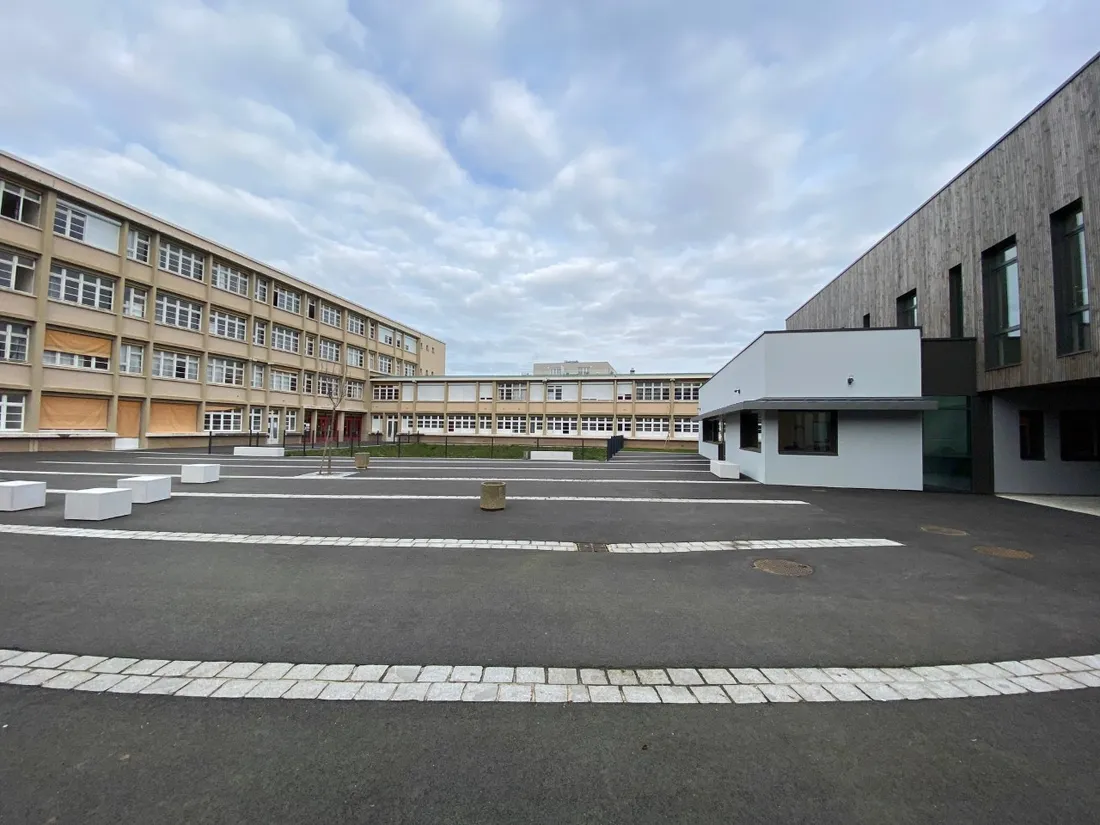 Le lycée Bellevue au Mans