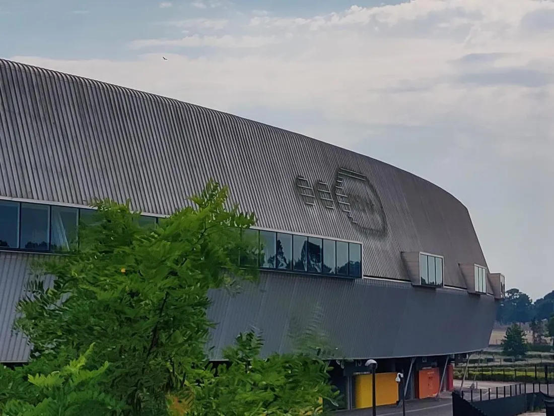 L'un des flancs du MMArena