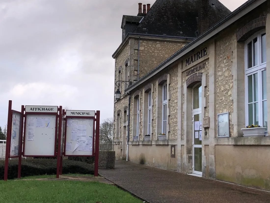 mairie du Theil-sur-Huisne