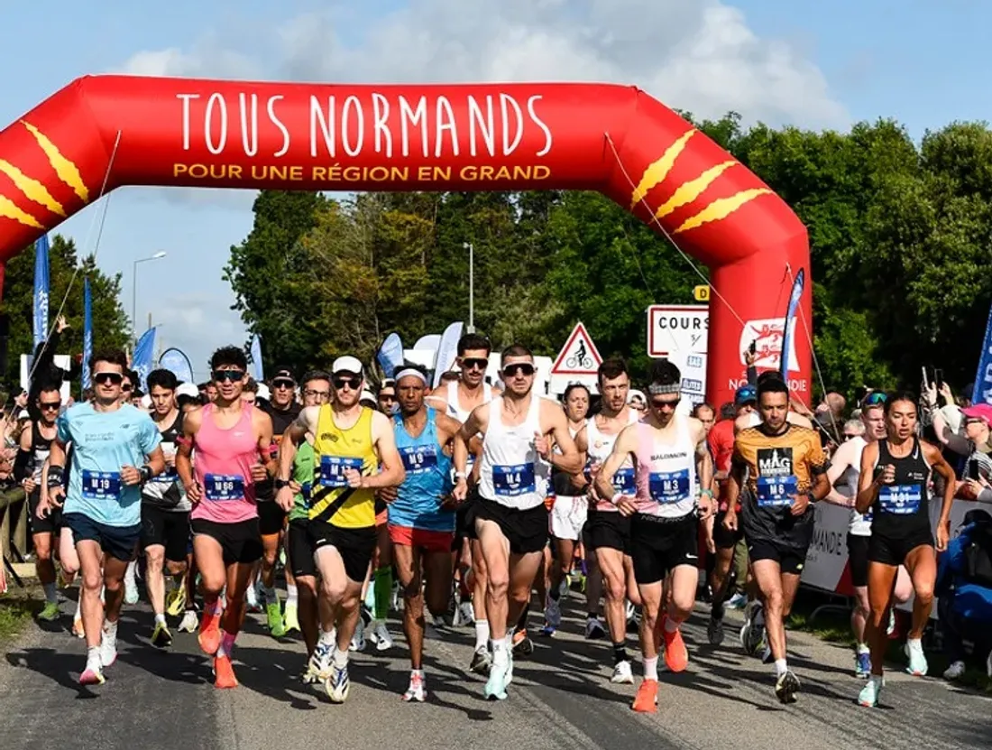 Marathon de la Liberté, photo prise à Courseulles-sur-Mer... Courseulles ? Non, à plusieurs !