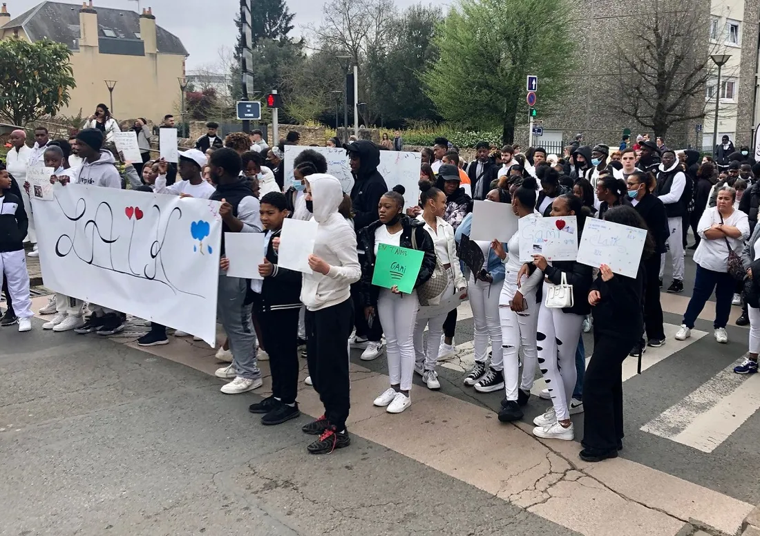 Marche blanche pour Laïk