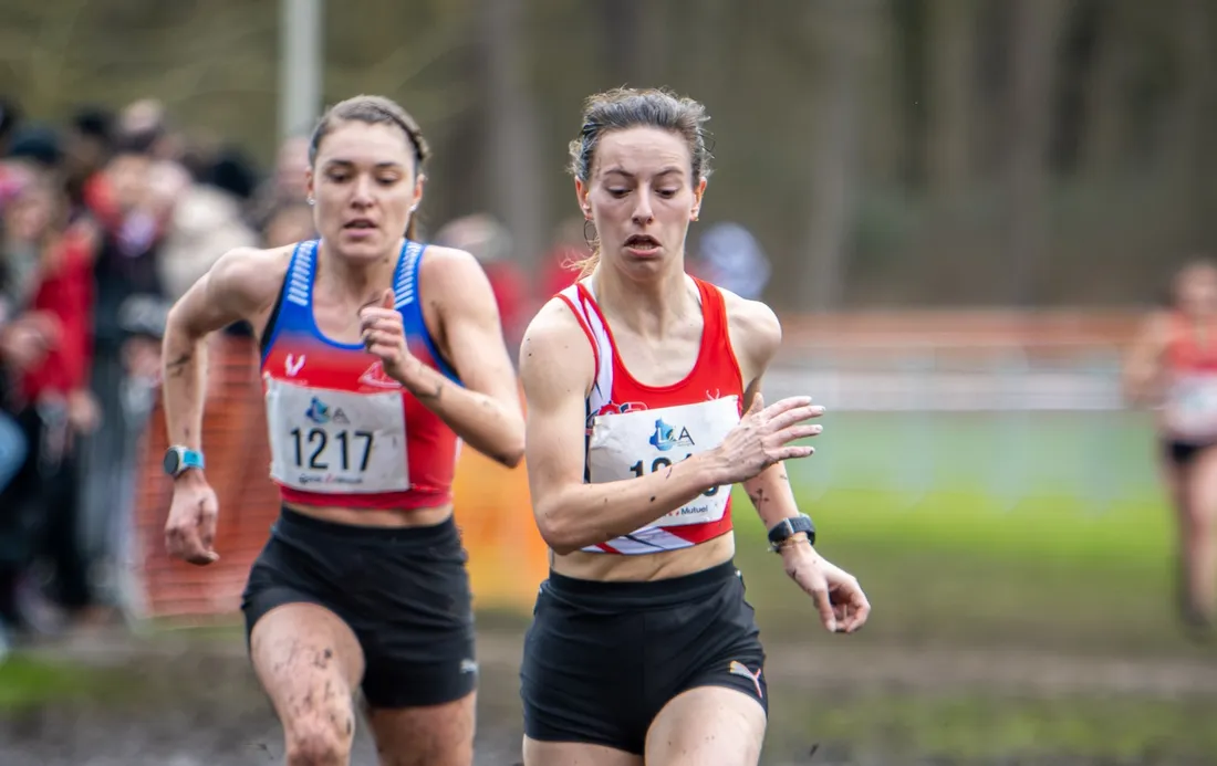Mathilde Sénéchal dans la foulée d'Alice Mitard. crédit Alexposure-Alex Ferrand.