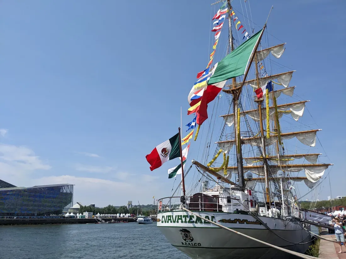 Le Cuauhtémoc à quai à Rouen lors de l'Armada 2023