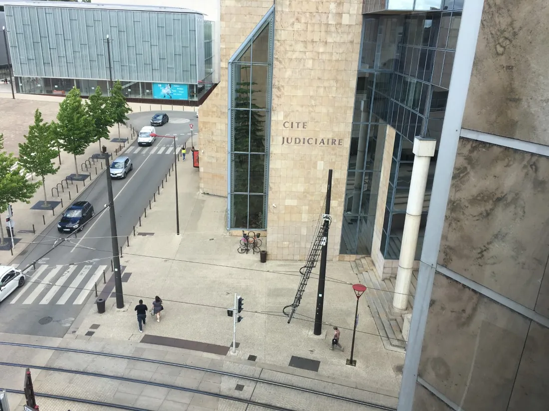 le palais de justice du Mans