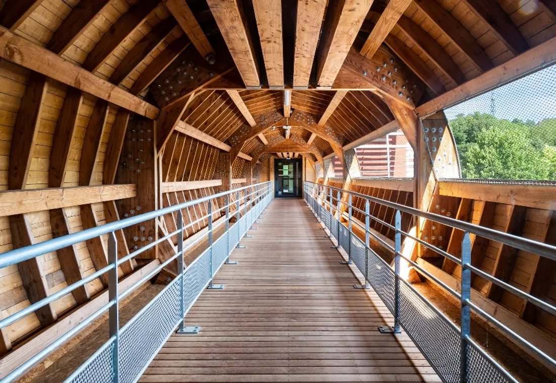 A L'Aigle, la passerelle des Tanneurs