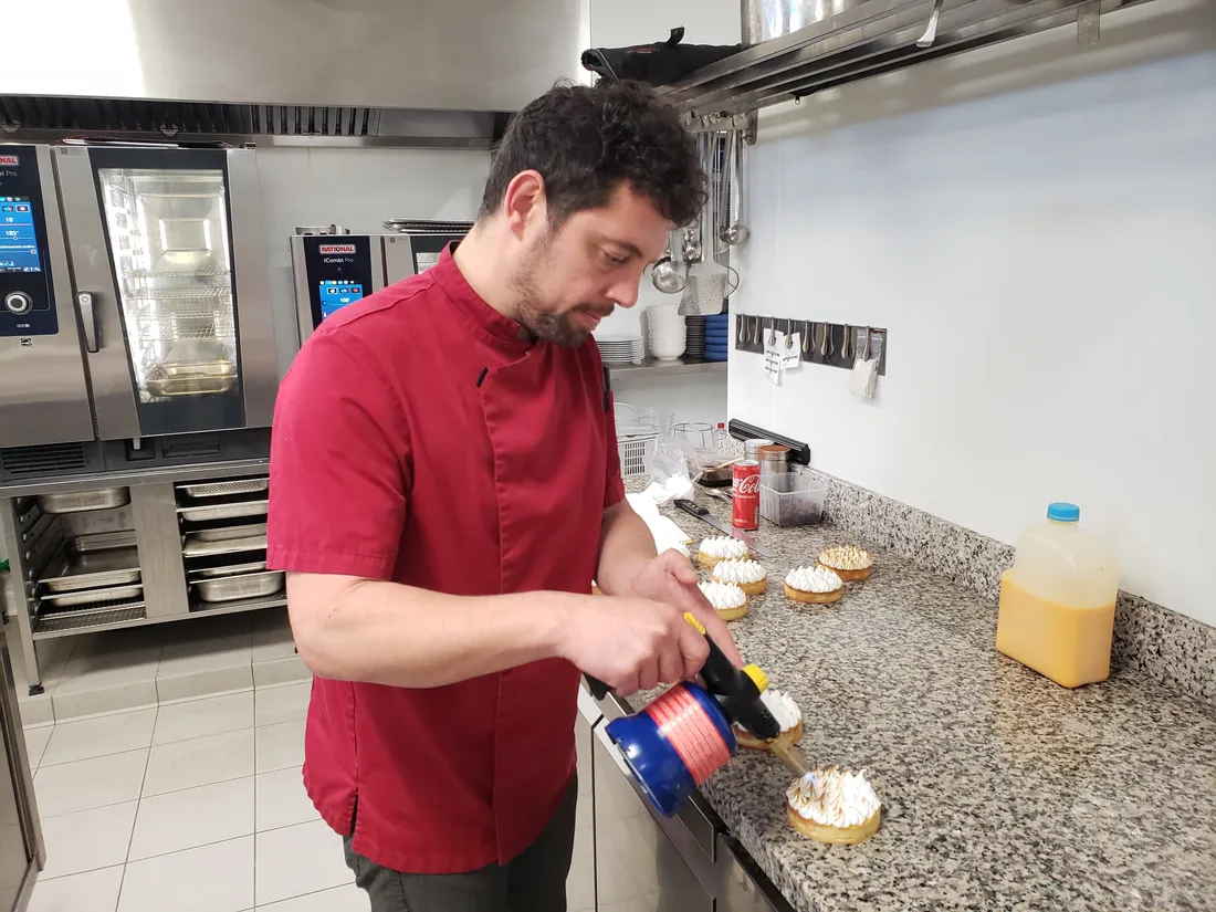 Le pâtissier du restaurant Le Poulpe