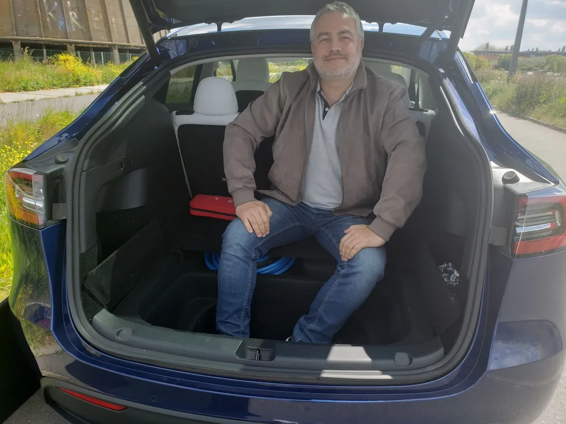 Cyril Touchet dans son coffre arrière