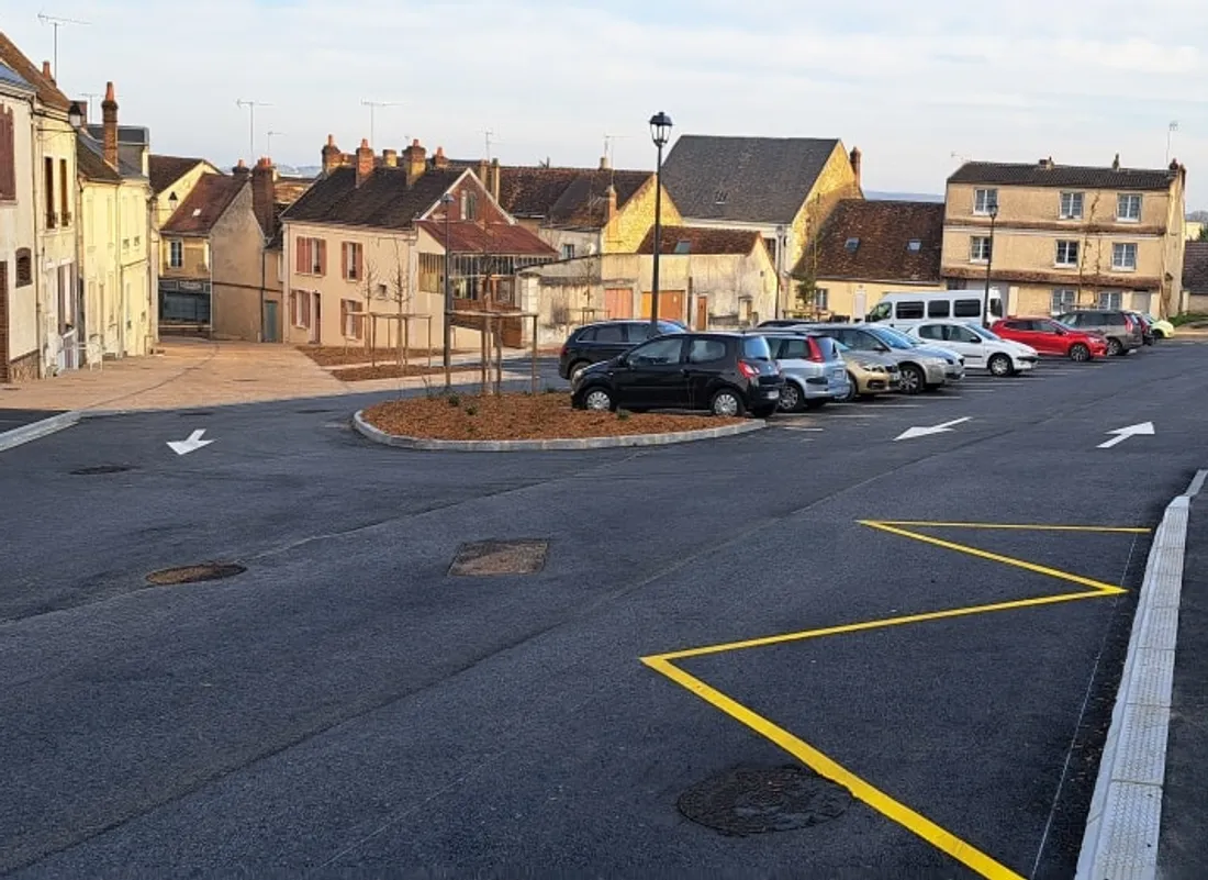 Place Sully à Nogent-le-Rotrou