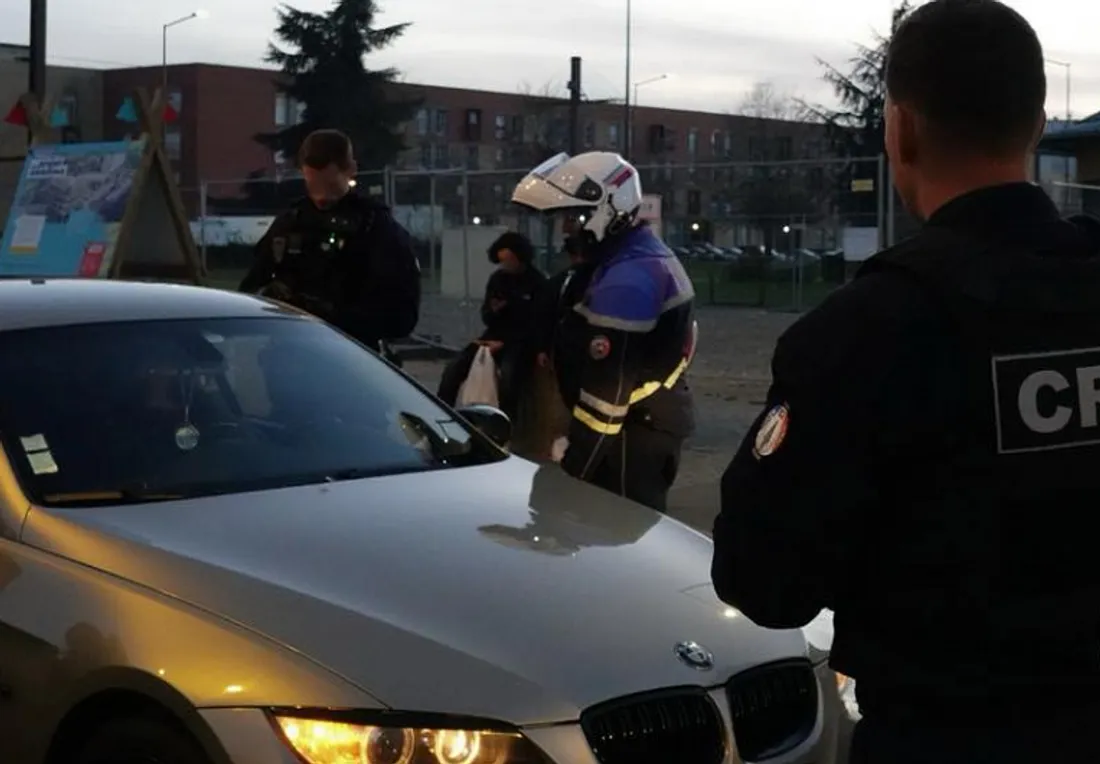 Contrôle de police au Mans