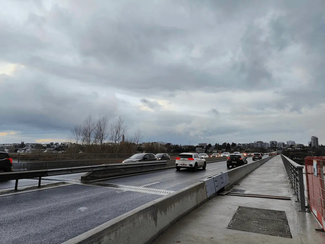 A Blois, le pont Charles-de-Gaulle