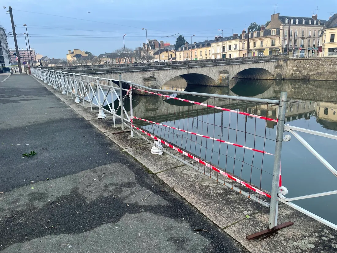 Pont Gambetta accident barrière