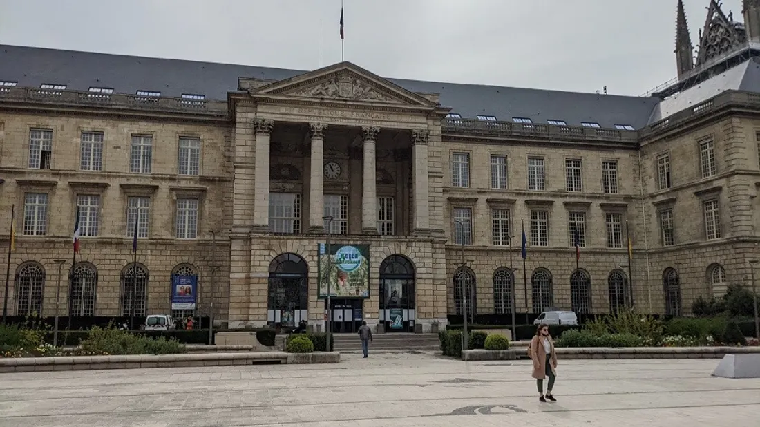 Rassemblement hôtel de ville