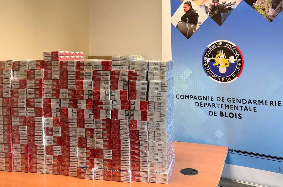 120 cartouches de cigarettes saisies près de Blois. Photo : Gendarmerie de Loir-et-Cher.