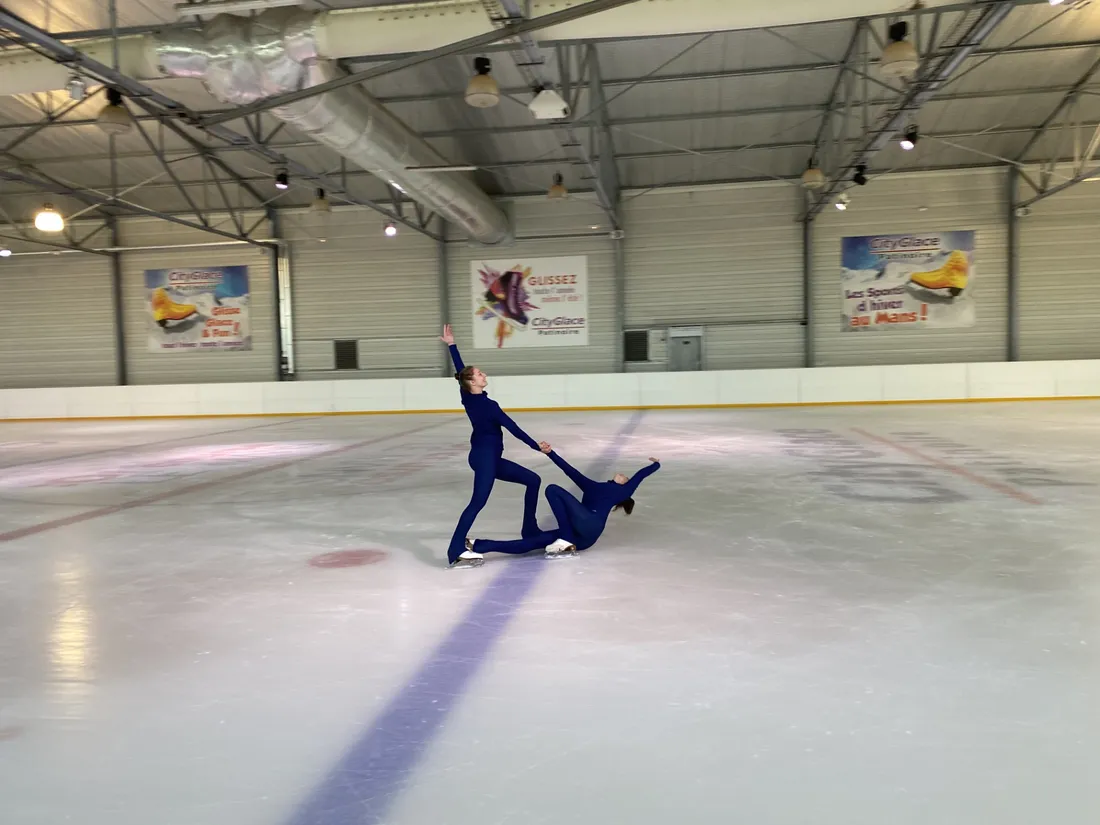 Les Sisters Ice sont venues s'entraîner au Mans, sur la patinoire du Cityglace.