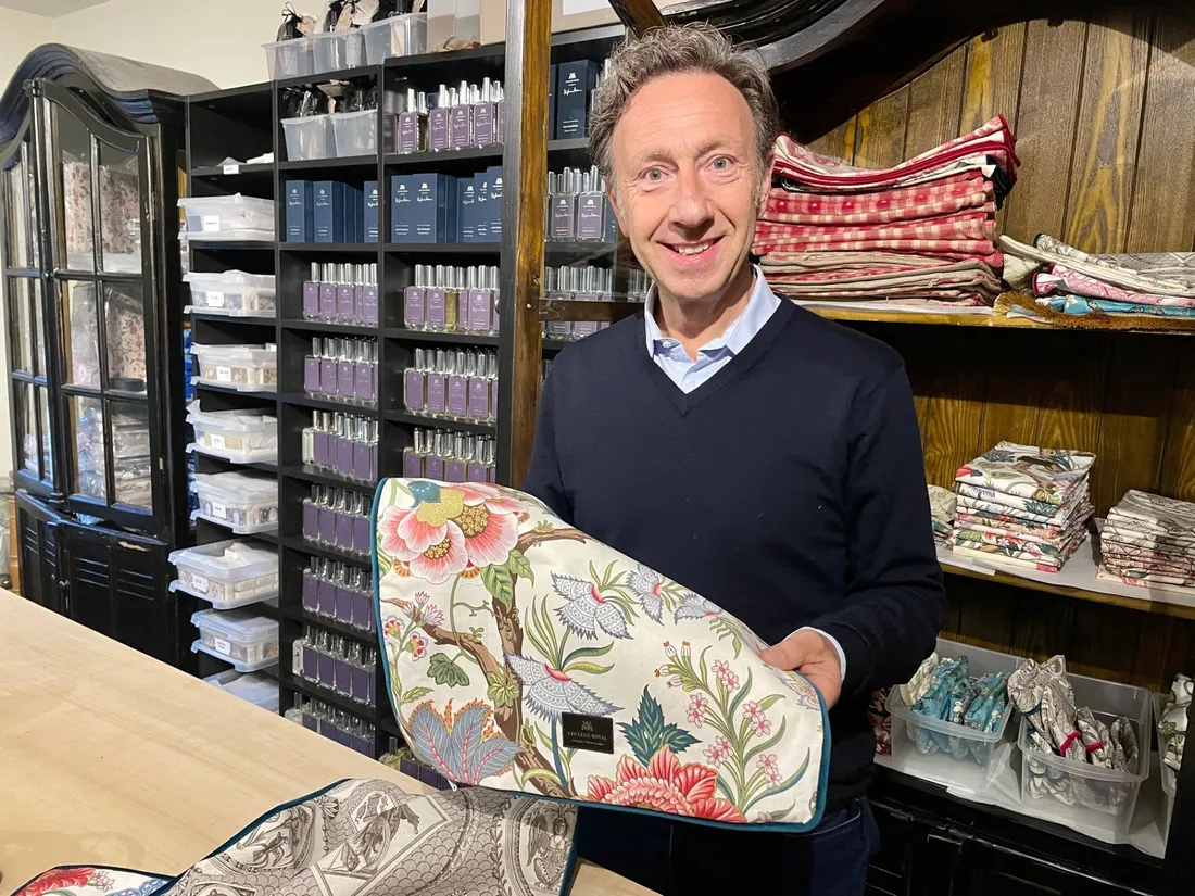 Stéphane Bern ouvre une boutique "Collège Royal"