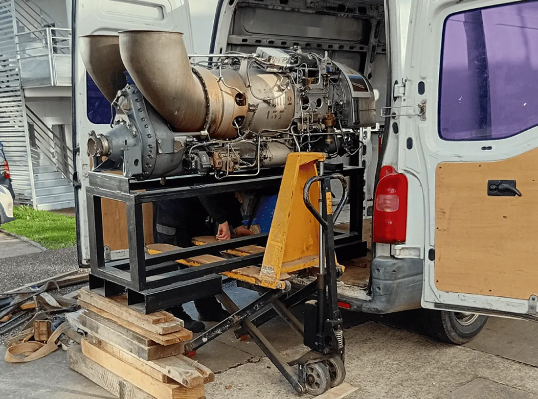 Chargement de la turbine au Mans