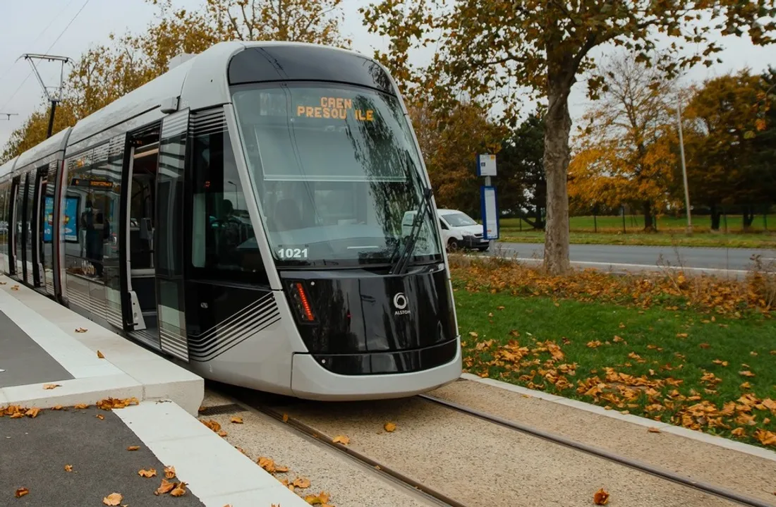 A Caen, rame de tramway