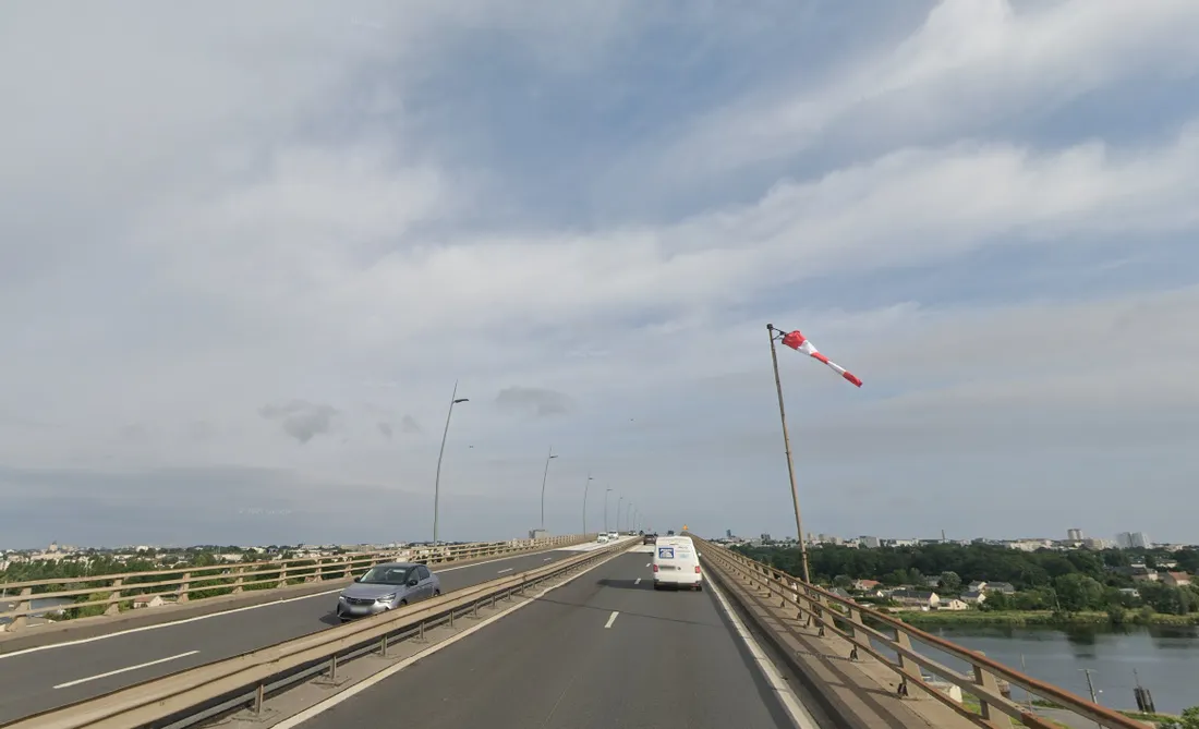 Sur l'Orne, le viaduc de Calix