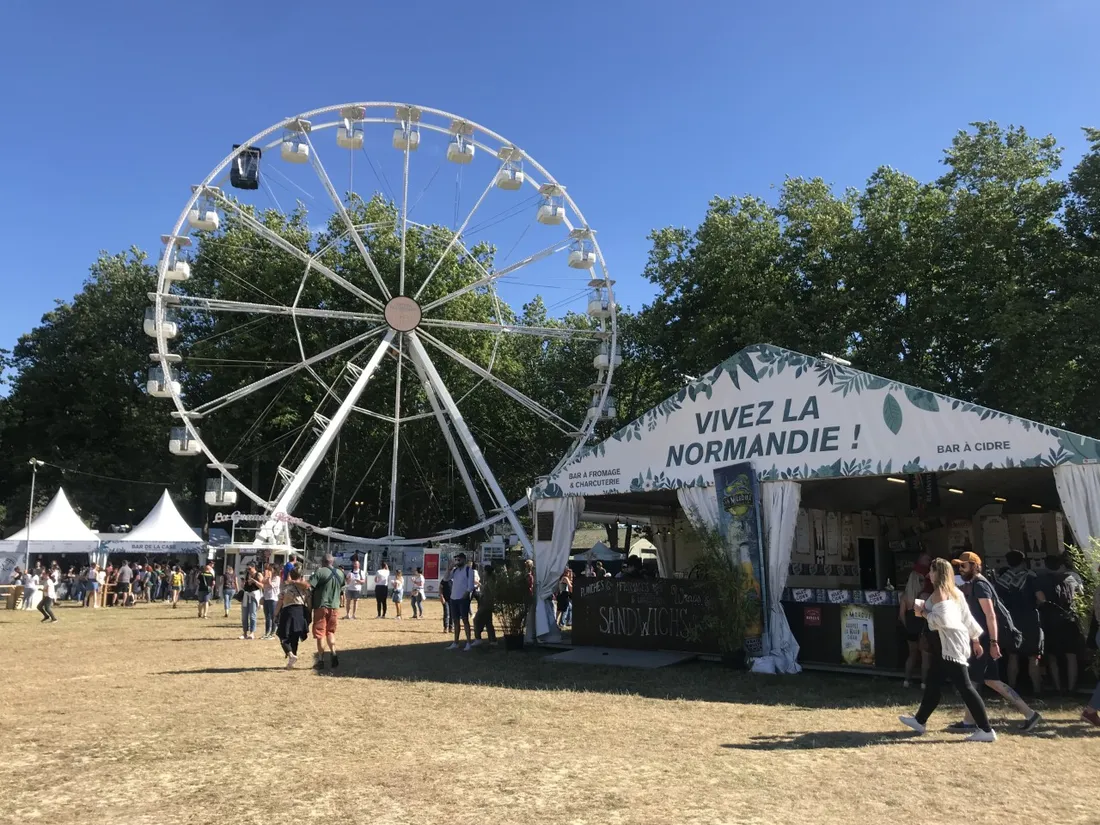 La grande roue est aussi de retour pour prendre un peu de hauteur sur le site