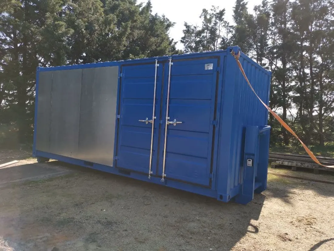 La communauté Emmaüs vient de recevoir son conteneur maritime