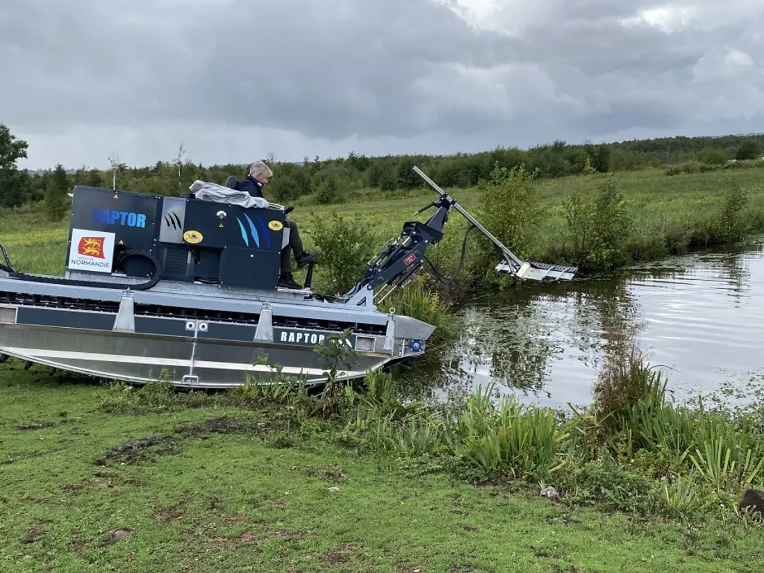 La Fédération régionale des chasseurs de Normandie investit dans deux faucardeurs 
