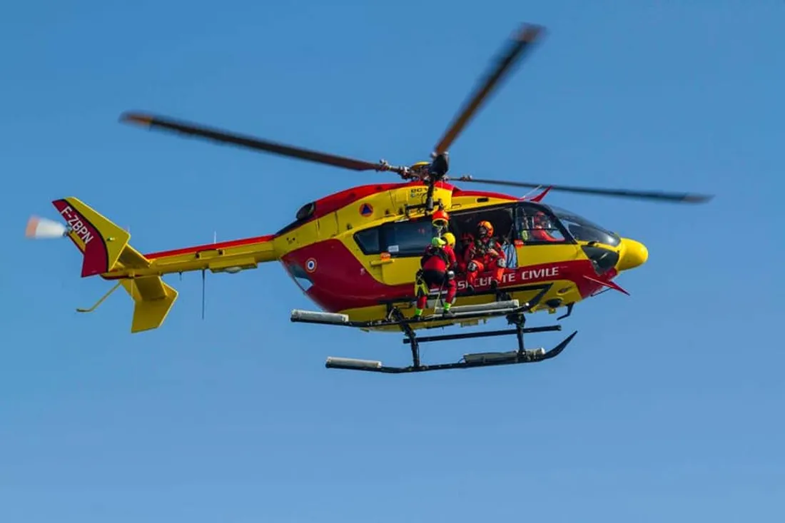 L'hélicoptère Dragon 76