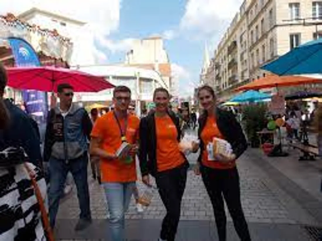 Place aux assos à Caen