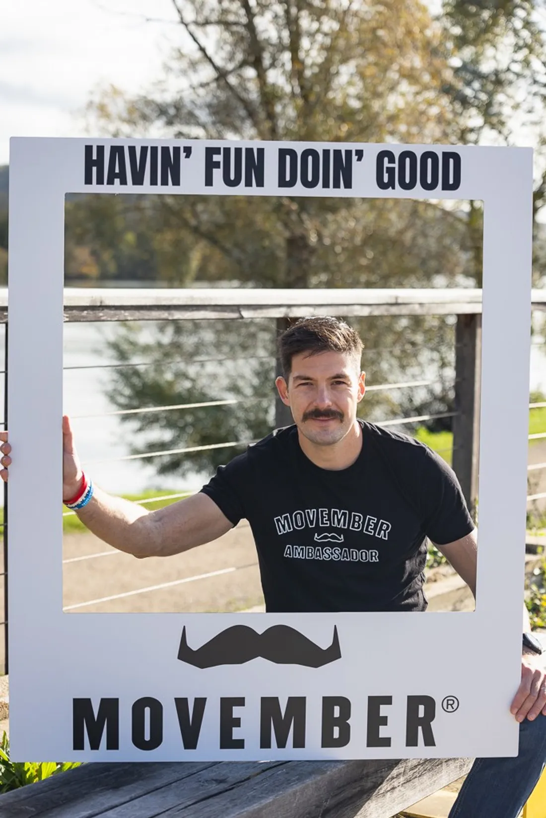 Moustache, sport et bonne humeur