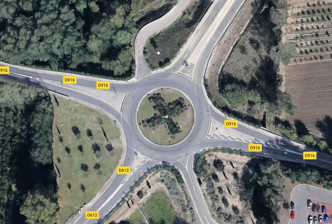 Rond point de l'entrée de Millas sur lequel se place le toréro