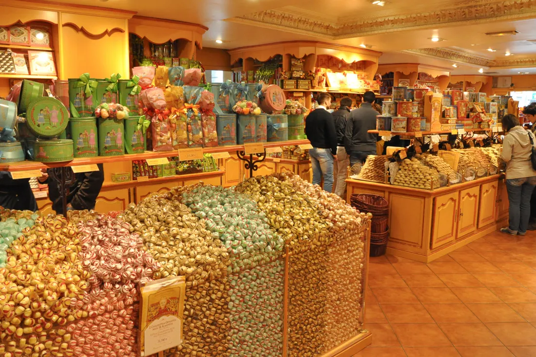 L'intérieur d'une boutique de La Cure Gourmande 