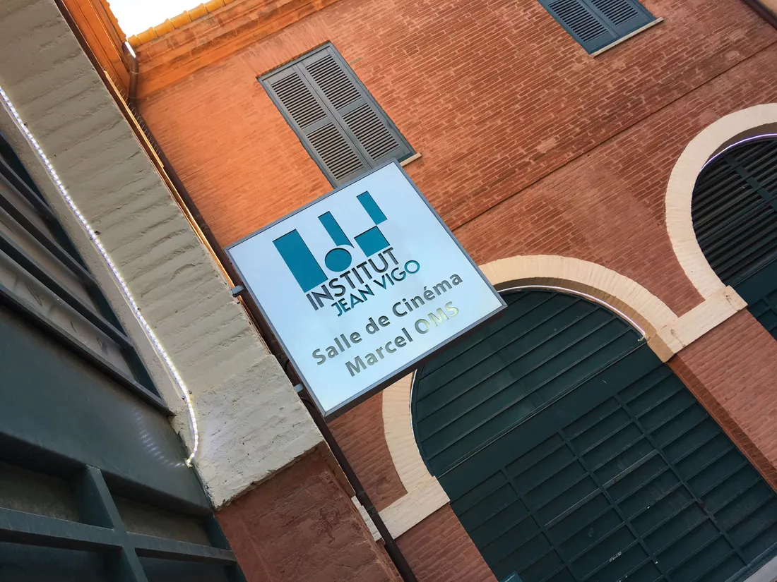 L'entrée de l'Institut Jean Vigo