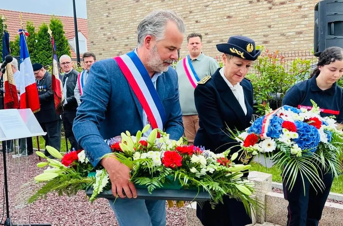 Hommage aux victime par le maire d'Hautmont et madame le sous-préfet