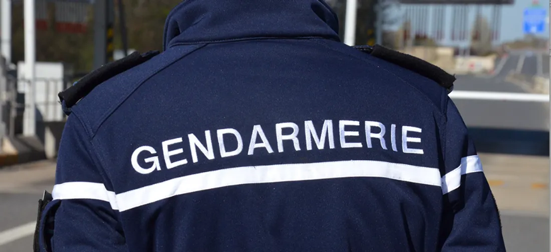 Les gendarmes mènent l'enquête dans quatre communes du Poitou.
