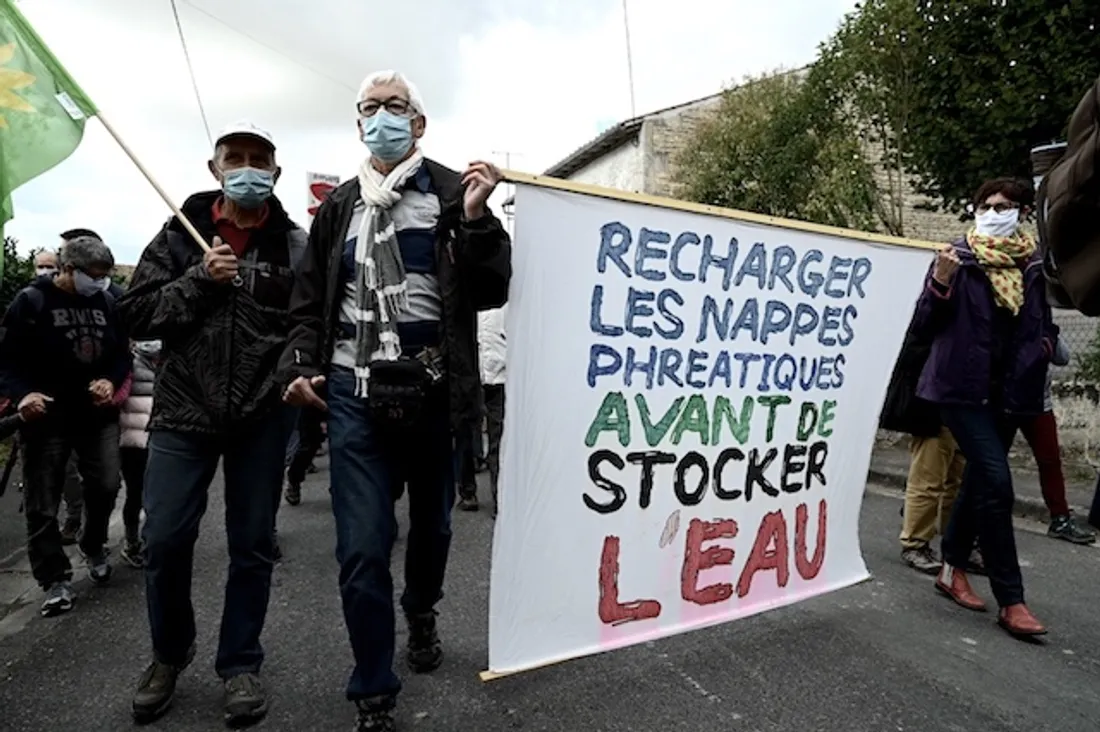 Entre 500 et 1000 personnes se sont mobilisées à Saint-Sauvant dans la Vienne.