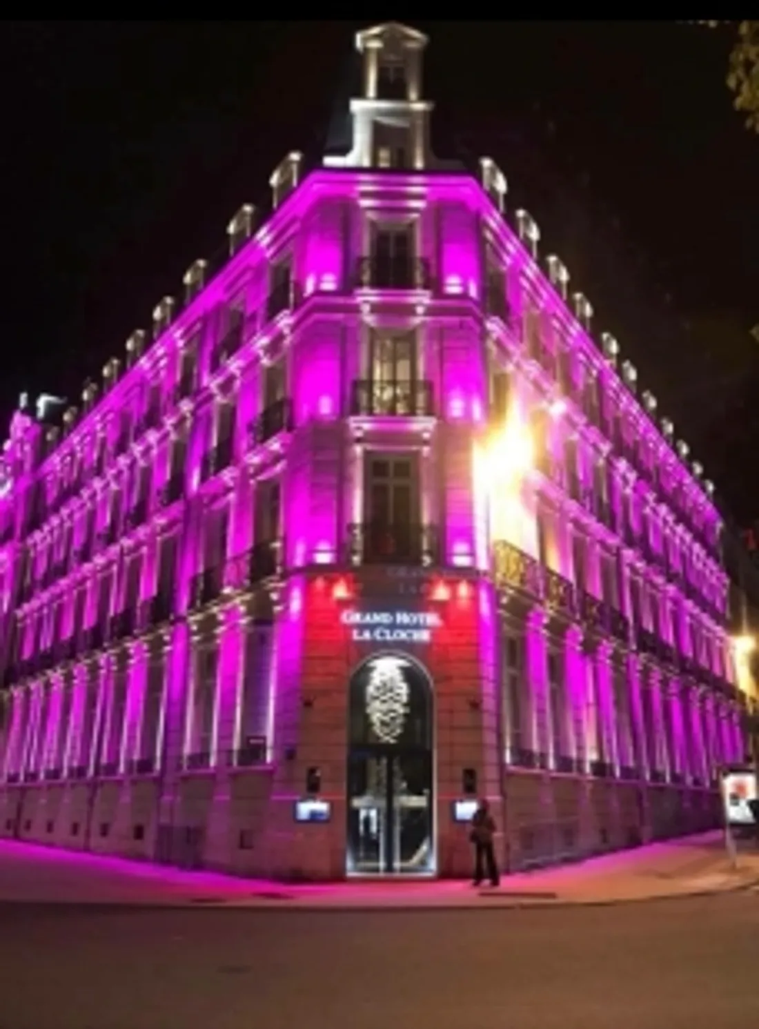 L'hôtel de la Cloche participe à l'opération "octobre rose"