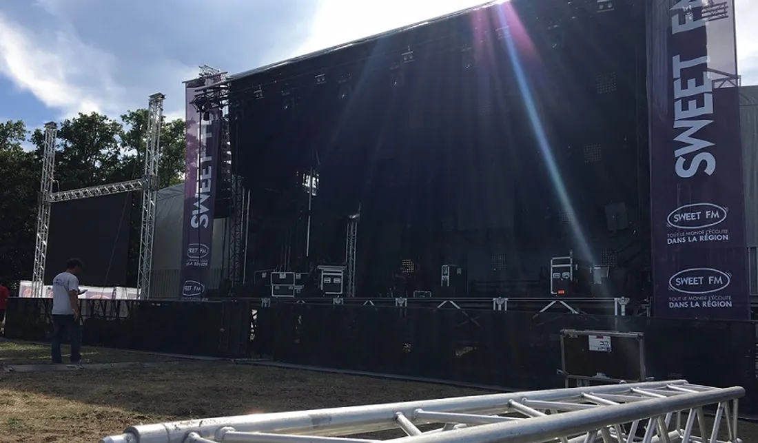 SWEET FM