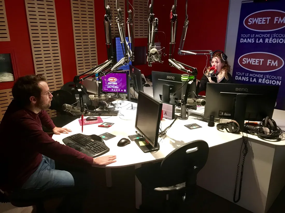 SWEET FM