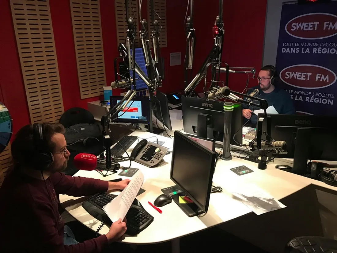 SWEET FM