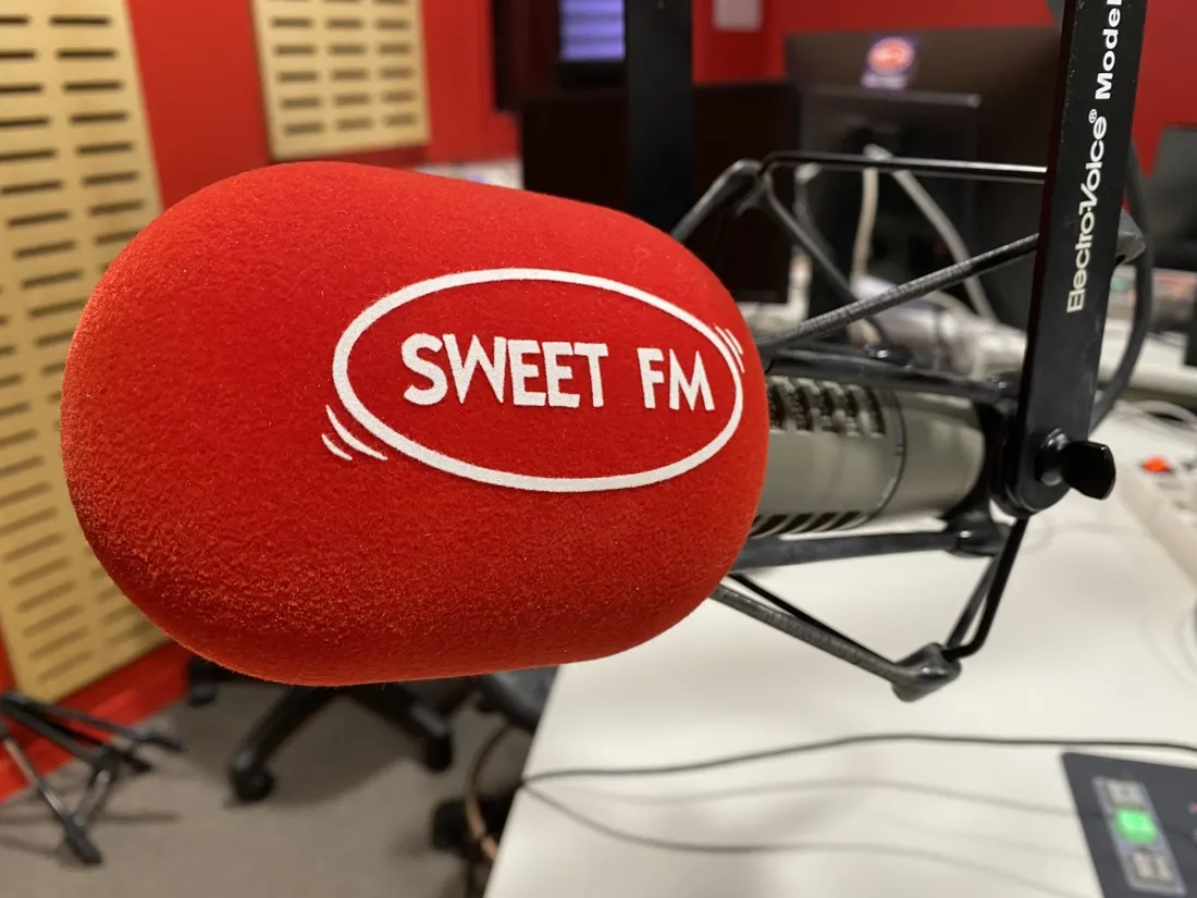 SWEET FM