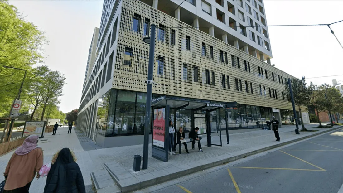 Rennes : expulsé de son logement social, un homme défonce la façade...