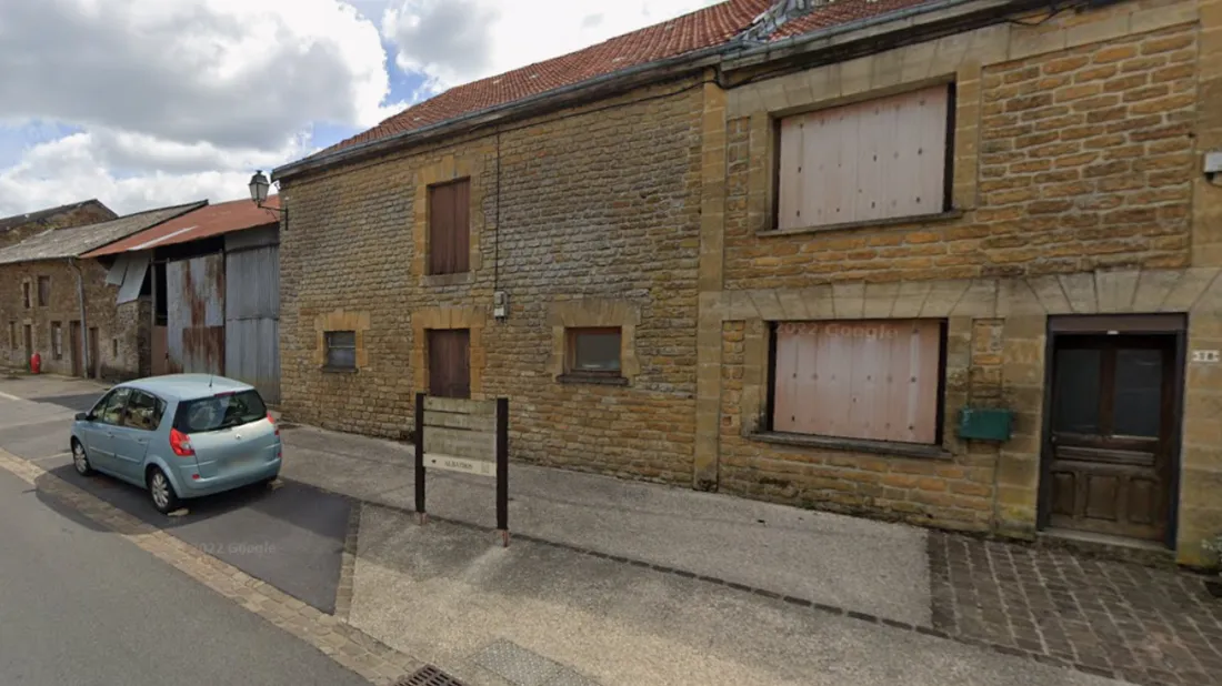 Une partie de la toiture d’une maison s’effondre, aucune victime à...