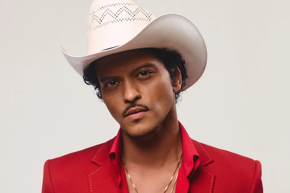 Bruno Mars de retour avec « The Romantic », un album entre R&B...