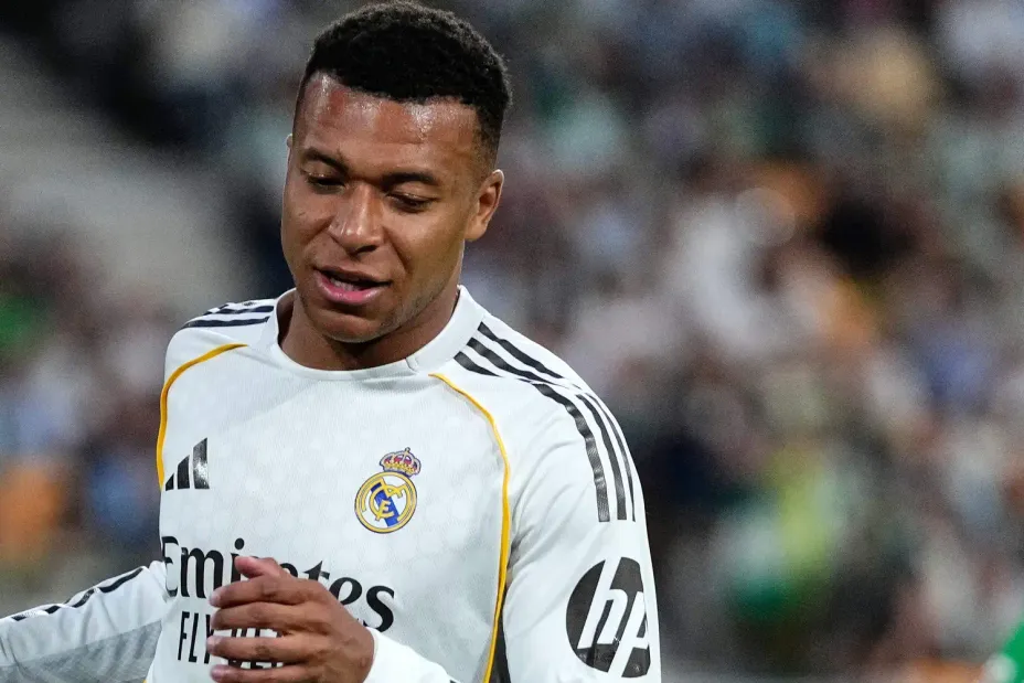 Real Madrid : La pétition pour le départ de Kylian Mbappé, un...
