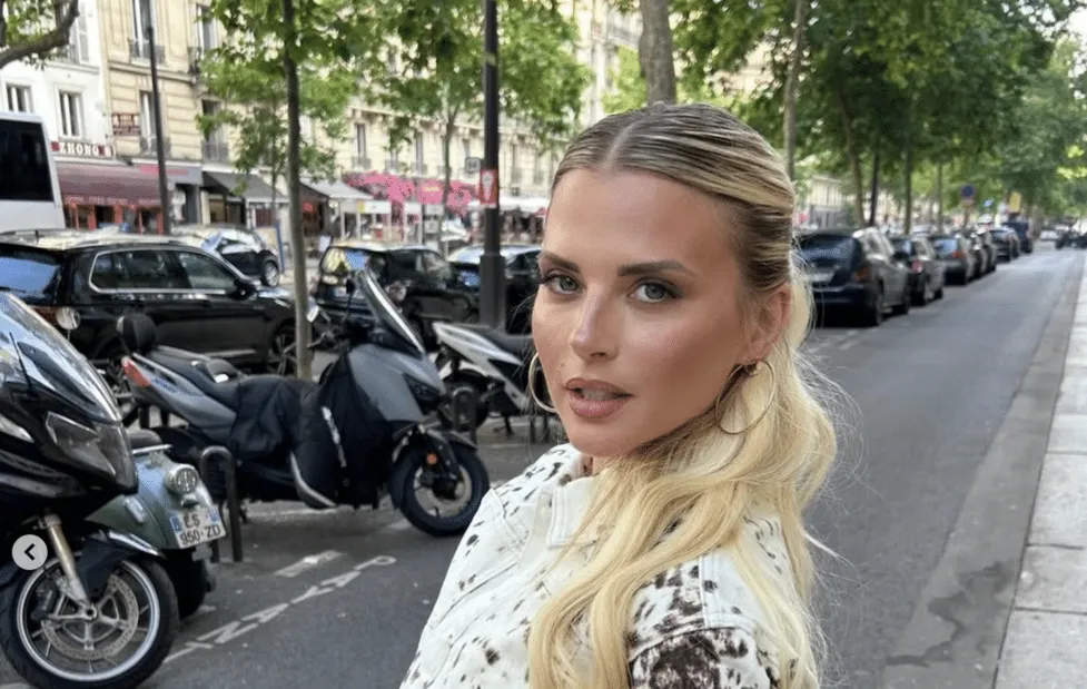 Kelly Vedovelli : Première photo de ses jumelles révélée