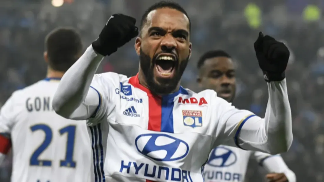Rumeurs de Transfert à Lyon : Qui est le Prochain Alexandre...