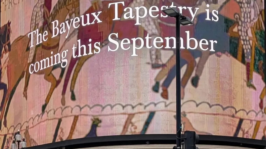La Tapisserie de Bayeux star des immenses écrans publicitaires de...