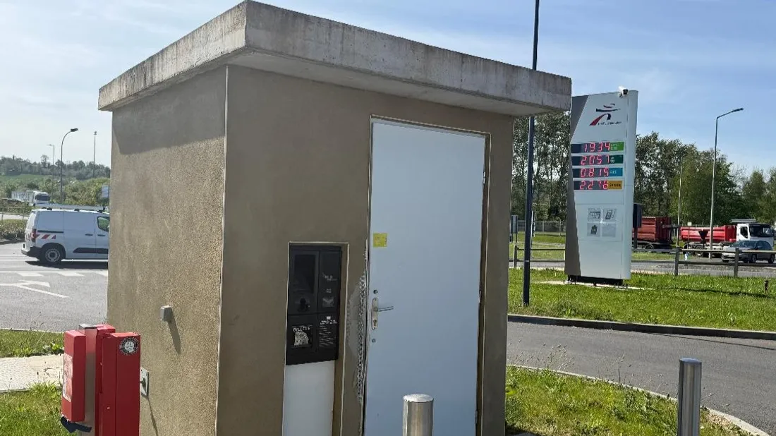 Tentative de vol au pied de biche au monnayeur d'Intermarché 